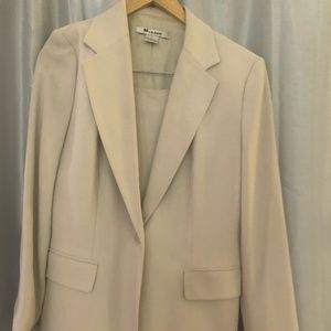 NYGARD Suit Tan Jacket/Skirt